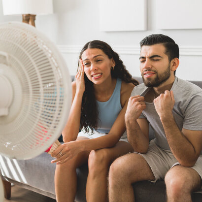 Without FluxoFan: putting up with the heat in front of an old fan